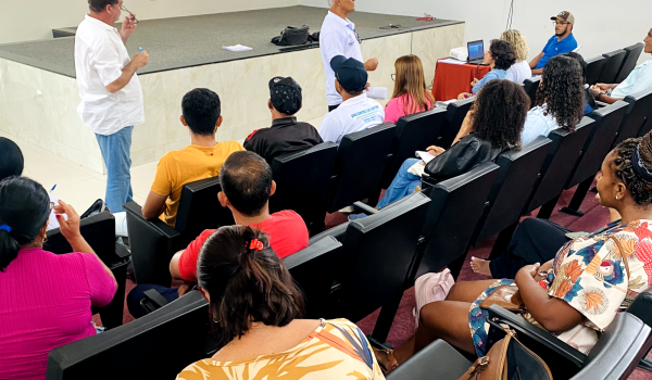 Imagens da Iraquara realiza reunião presencial de qualificação do PTDS