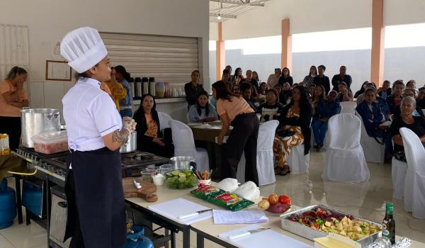 Imagens da Prefeitura de Iraquara promove capacitação para merendeiras da rede municipal de ensino