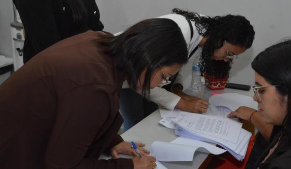 Imagens da Prefeitura de Iraquara realiza ato oficial de posse dos novos profissionais contratados via Processo Seletivo Temporário