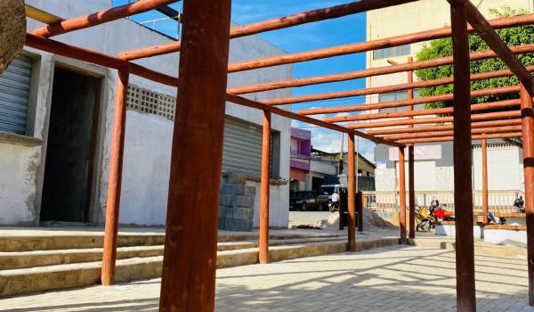 Imagens da A Praça Manoel Teixeira Leite está ficando de cara nova!