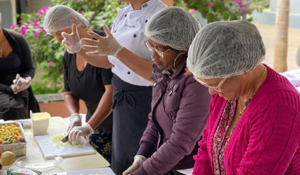 Imagens da Prefeitura de Iraquara promove capacitação para merendeiras da rede municipal de ensino