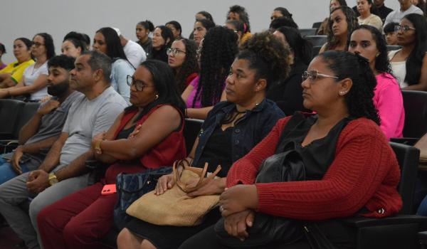 Imagens da Prefeitura de Iraquara realiza ato oficial de posse dos novos profissionais contratados via Processo Seletivo Temporário