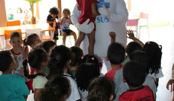 Imagens da Zé Gotinha visita Iraquara