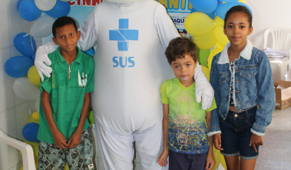 Imagens da Zé Gotinha visita Iraquara