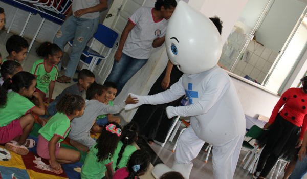 Imagens da Zé Gotinha visita Iraquara