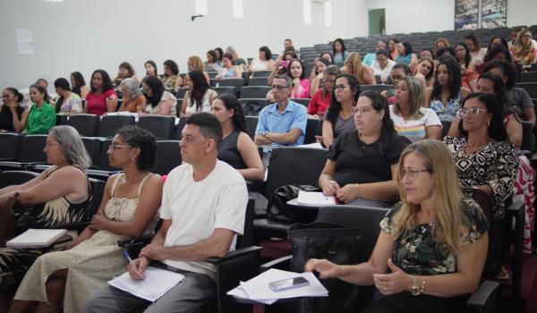 Prefeitura de Iraquara realiza Pré-Jornada Pedagógica no Auditório Guilhermino Novaes...